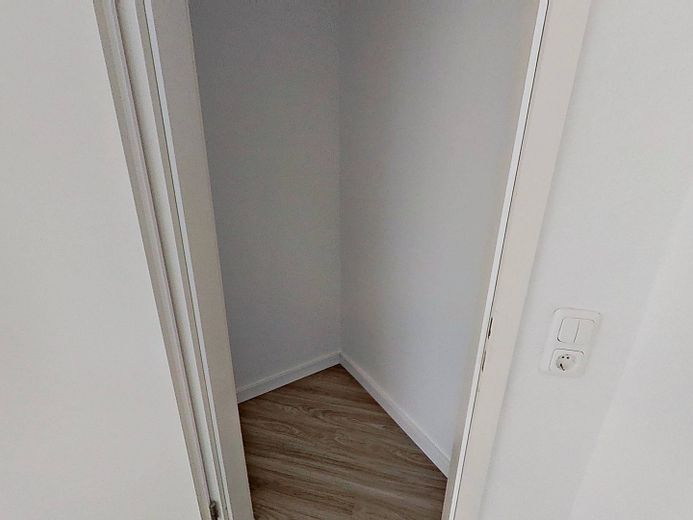 Duże 3-pokojowe mieszkanie z BALKONEM i umeblowaną kuchnią w Flensburg-Weiche – Abstellraum