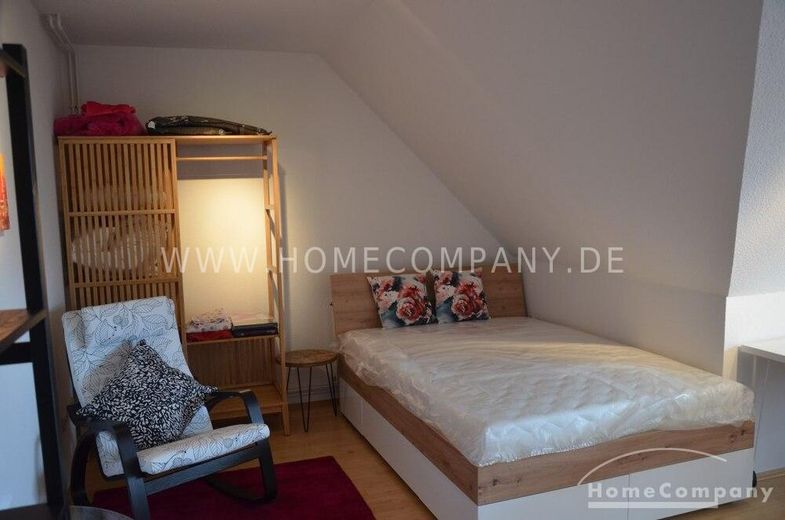 Großes Haus, möbliert, 6 Zimmer, Terrasse /Garten, Balkon, geeignet für bis zu 6 bis 8 Personen. – d5eb432b7c3c7065d4cd45f0c57eb20123aa052a.jpg