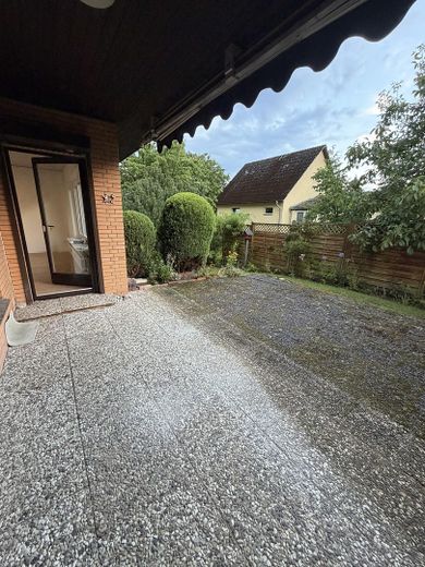 Kernsanierte 4–5-Zimmer-Wohnung | Einbauküche | Kamin | Garage | Terrasse – Terrasse