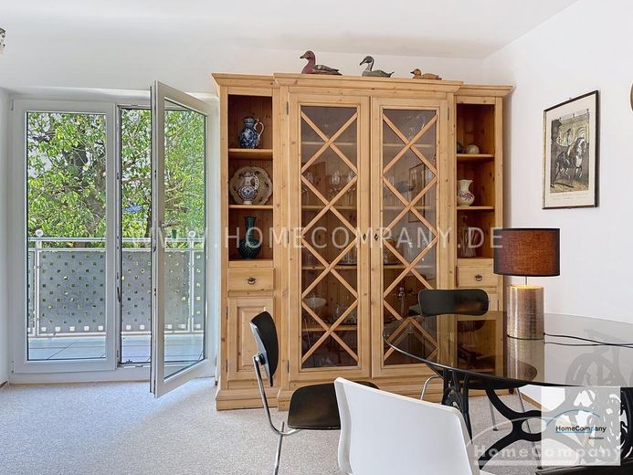 Appartement de 3 pièces lumineux et agréablement meublé avec terrasse sur le toit – 53444111467be100ee780a300b41ba4ec52affbd.jpg