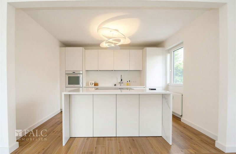 Komplett renovierte Luxus Maisonette im Grünen – Küche