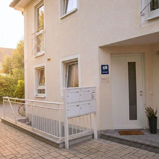 3-4 Zi Gartenoase, 2 Holzterrassen, Glasdach, Pavillon, Wallbox – Eigener Eingang wie im Haus