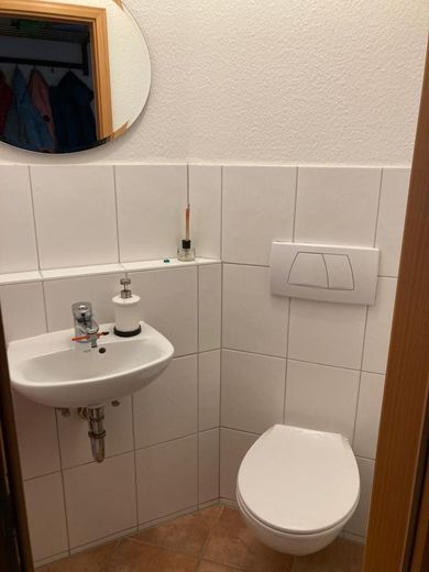 Gästetoilette mit Tageslicht