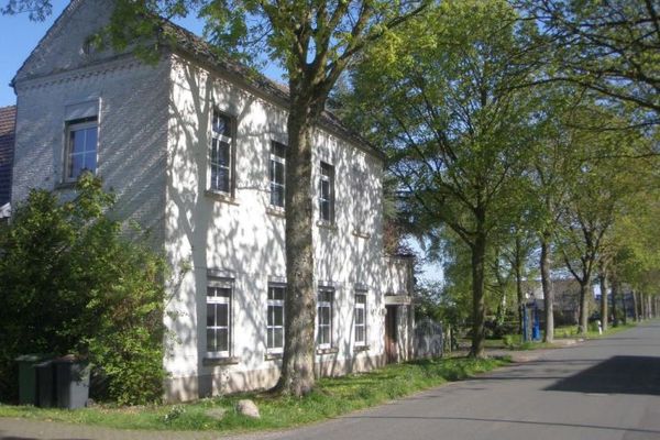 GOCH-Pfalzdorf - Mehrfamilienhaus mit drei Wohneinheiten