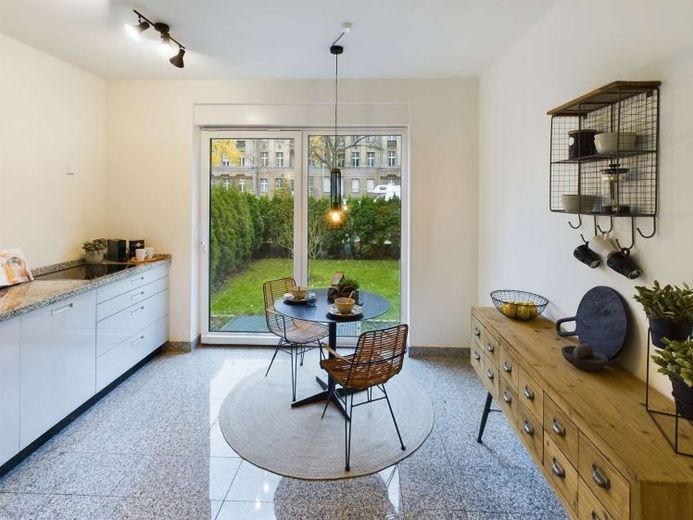 Gartenwohnung mit großzügiger Sonnenterrasse und privatem Gartenparadies – Foto 1