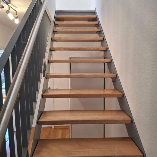 Treppe zu oberen Etage