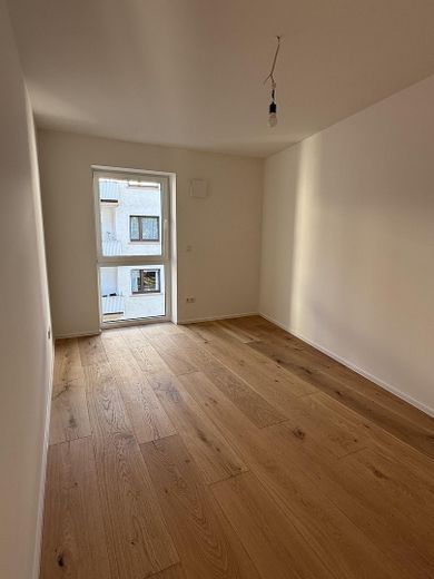 Pierwsze zasiedlenie po generalnym remoncie – nowoczesne mieszkanie 3-pokojowe w Aschaffenburgu – Schlafzimmer