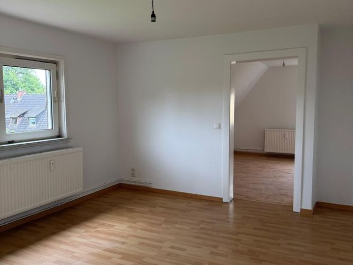 Viel Platz für die ganze Familie – 4-Zimmer-Wohnung im Dachgeschoss – Foto 1