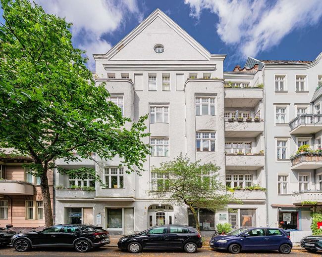 Attraktive Altbauwohnung mit Stuckverzierungen im Westfälischen Viertel – Krefelder Straße