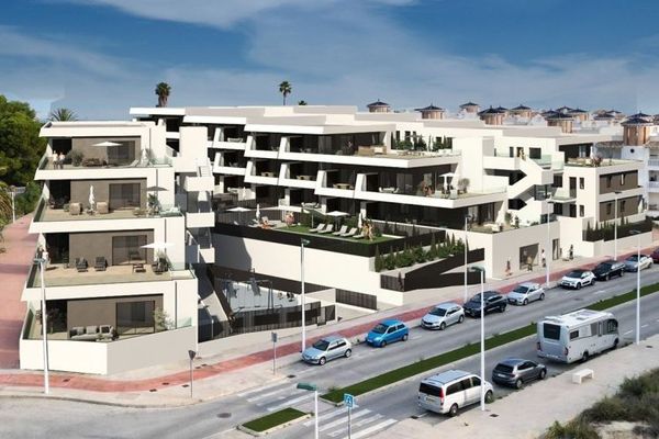 Appartements mit 2 Schlafzimmern, 2 Bädern, Möblierung, Meerblick, Tiefgaragenstellplatz und Gemeinschaftspool