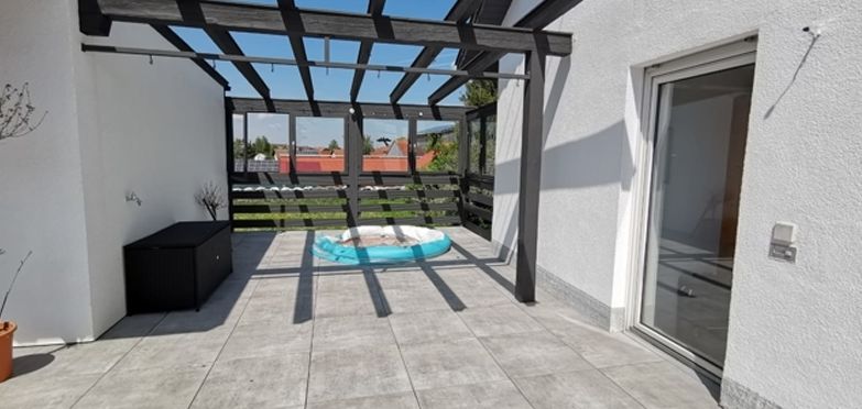Appartamento di 3,5 locali, terrazza sul tetto di 98 m², veranda, garage doppio – Dachterrasse