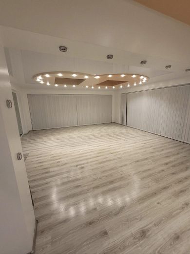 Moderne Luxusvilla: 432 m² Wohnfläche, PV-Anlage, Wärmepumpe & Sauna – Wohn und Essbereich