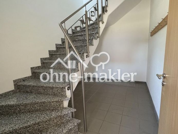 Marktoberdorf Kuzey’de esnek ticari alan – muayenehane, ofis, satış veya depo için ideal – Fotoğraf 1