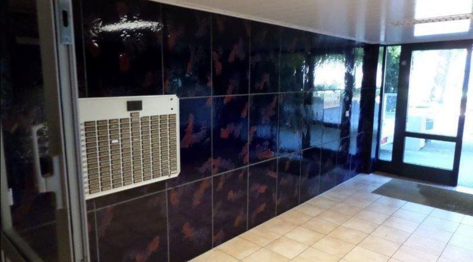 Vermietete 2-Zimmer-Wohnung mit Balkon und Fernblick – attraktive Kapitalanlage in Delmenhorst – Eingangsbereich