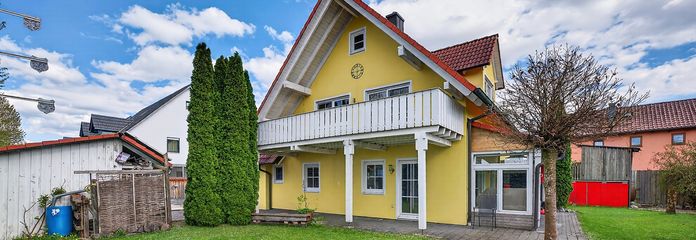 Attraktives Ein/Zweifamilienhaus mit großzügigem Grundstück - ideal für Eigennutzer & Kapitalanleger – Außenansicht
