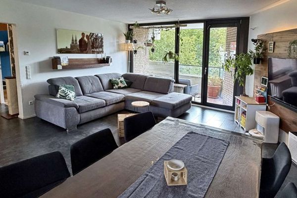 Familienfreundlich & saniert: 3 Zimmer, 102 m² mit 2 Bädern und 2 Balkonen in Köln-Westhoven