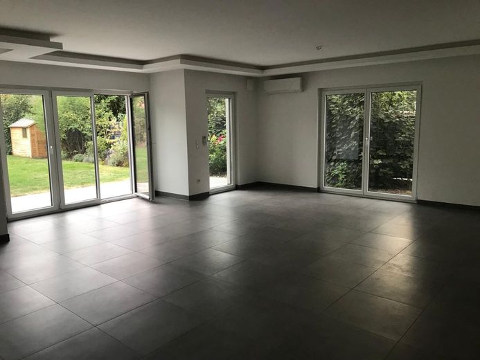 VIVERE CONSAPEVOLMENTE L'ENERGIA: A+ Ampia casa bifamiliare a Ludwigshafen NESSUNA PROVVIGIONE PER L'AGENTE IMMOBILIARE! – WhatsApp Bild 2025-12-11 um 12.08.20_67b5ec37