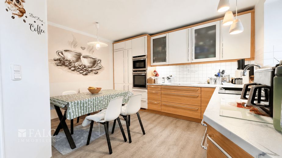 ***Ihr neues Zuhause: Gepflegte Doppelhaushälfte mit viel Platz und idyllischem Garten*** – Küche