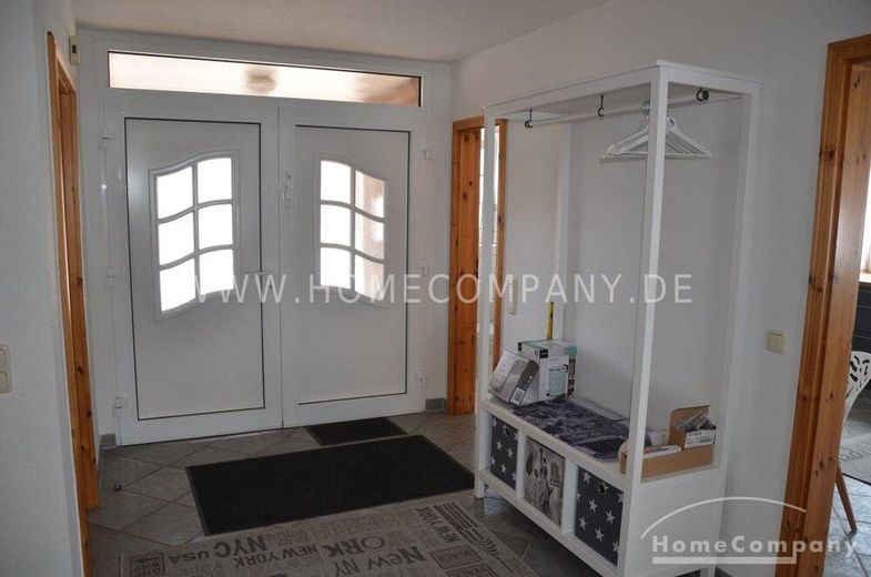 Großes Haus, möbliert, 6 Zimmer, Terrasse /Garten, Balkon, geeignet für bis zu 6 bis 8 Personen. – a4e1f47dbb83bdf7f04305ca916c22d006219c03.jpg