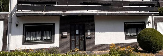 Tanto spazio per la famiglia e le idee: casa bifamiliare con ampio giardino a Ratingen-Homberg