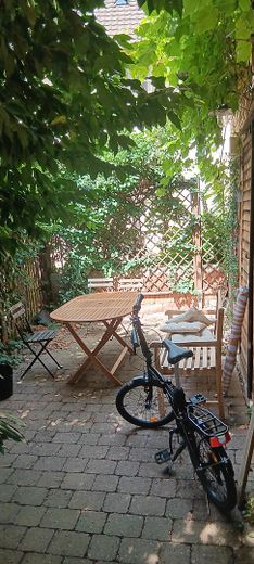 Old building gem - studio with castle view – Gartensitzplatz