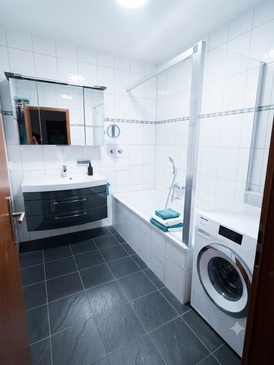Attraktive 3-Zimmer-Wohnung in Ruhiger Parklage – Mannheim-Käfertal – Bad