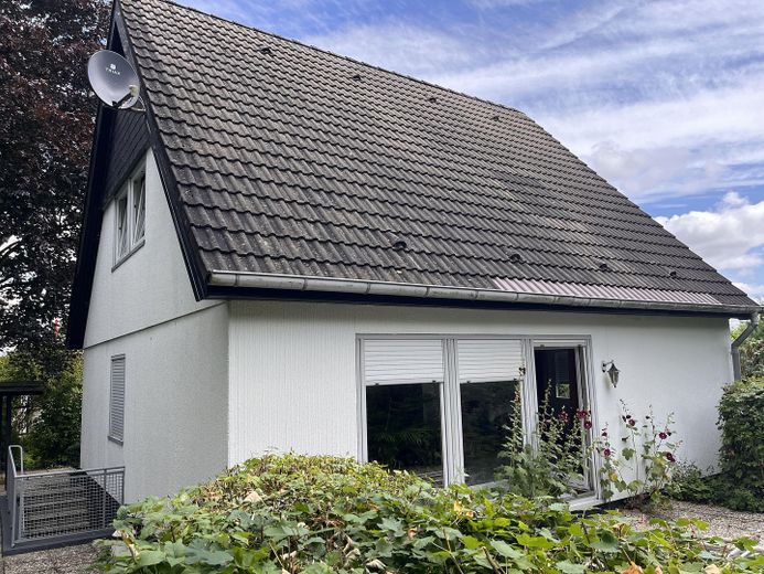 Ruhige Lage mit grossem Garten am Ende einer Sackgasse – Südwestseite mit Terrasse