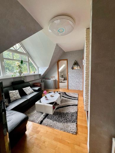 oberer Flur mit Erkerfenster