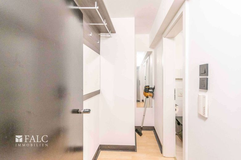 Möbliertes City-Apartment für langfristiges Wohnen – Wohnungsflur