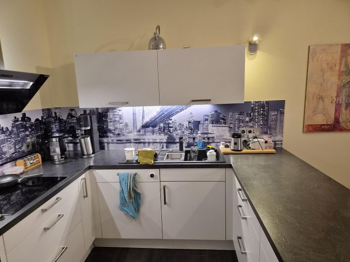 Vivienda en propiedad con rehabilitación energética integral y equipamiento de alta calidad – Küche