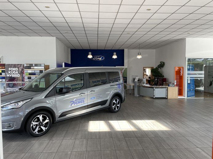 Atölye ve showroomlu modern oto galerisi gayrimenkulü – işletme devri isteğe bağlı – Showroom Bild 2
