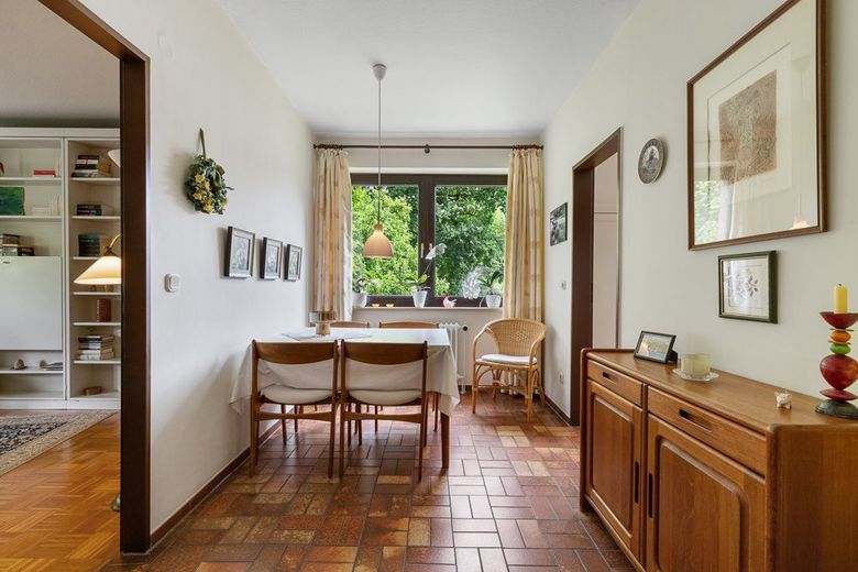 !WARTELISTE!:Helle 4-Zimmer-Wohnung mit Parkblick, Aufzug und Tiefgaragenstellplatz in Alt-Rahlstedt – Essbereich
