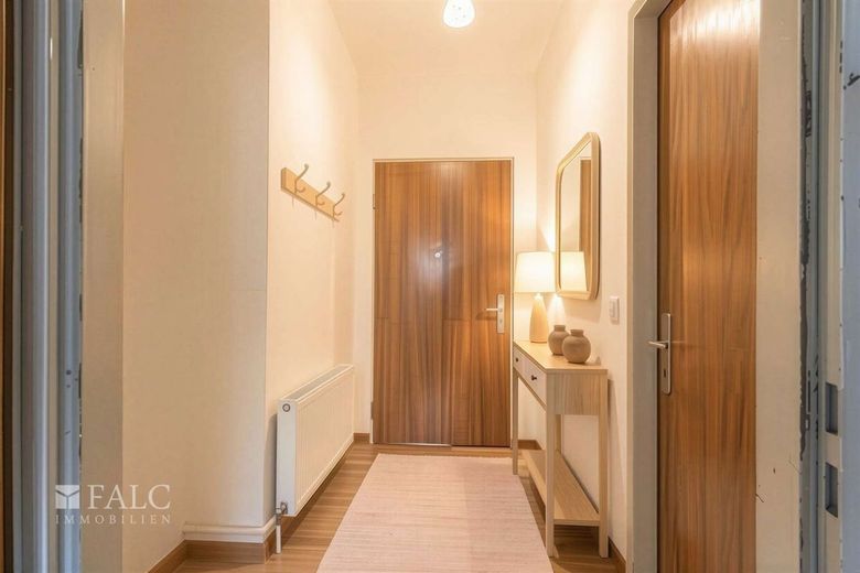 Kapitalanlage oder Zuhause: Helle 3-ZKB mit großer Loggia und Tiefgaragenstellplatz – Flur - so könnte er aussehen