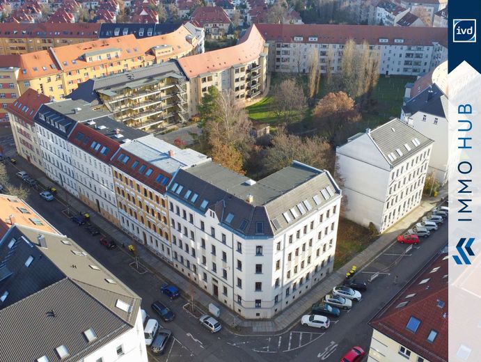 ++ Balkon, Parkett, Badezimmer mit Fenster! Charmante 4-Zimmer Wohnung in beliebter Lage ++ – 4477297-BxRx3Yy99pcUBZ1nYkkS9Y57-Hausansicht Vogelperspektive.jpg