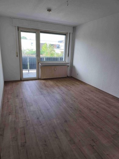 Heidestr. 5  Zemin kat sağ Daire 2: Balkonlu, yeni yenilenmiş 3 odalı daire – Schlafzimmer