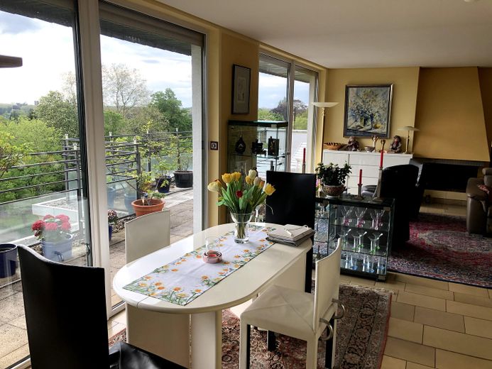 Blick Küche zum Wohnzimmer