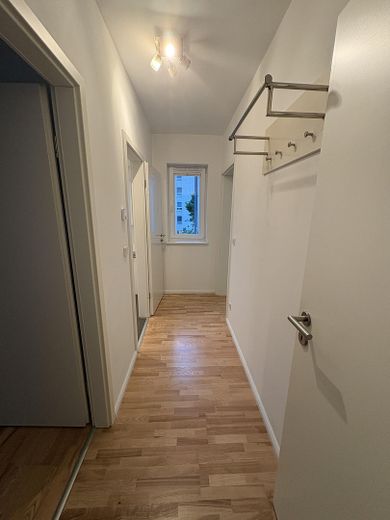 Köpenick'te bahçe parseli olan aydınlık 2,5 odalı daire – Flur