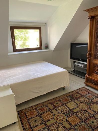 Idylisches Familienhaus direkt vom Eigentümer, provisionsfrei – 1. OG Zimmer 1