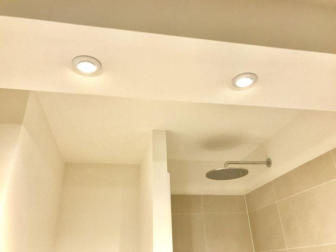 Exklusive 2,5 Zimmer-Wohnung "Wohnen am Schlosspark Nymphenburg" – Bad