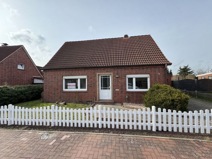 PROVISIONSFREI: Familienglück in ruhiger Sackgasse – Platz, Garten & kurze Schulwege in Jever – Foto 1