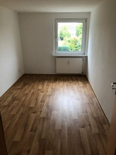 Attraktive 3-Zimmer-Wohnung am Zwenkauer See Nahe Leipzig – Schlafzimmer