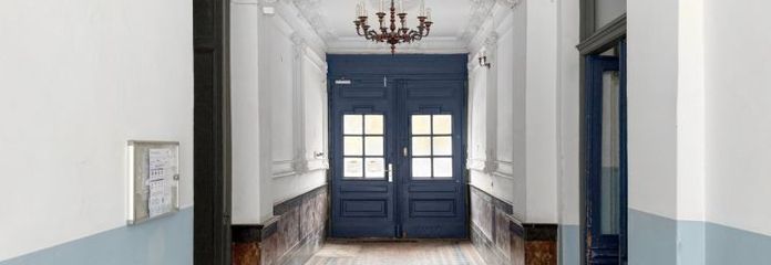 Ampio appartamento d’epoca di 4 locali con balcone nel Bergmannkiez, a Berlino-Kreuzberg