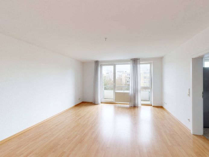 **Jasne 2-pokojowe mieszkanie z BALKONEM w Berlinie-Köpenick, w bezpośrednim sąsiedztwie rzeki Dahme** – Wohn- und Esszimmer