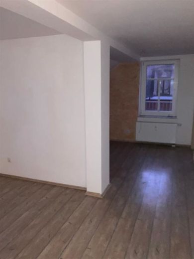 Gemütliche DG 2-Zimmer mit Einbauküche, Laminat, Wannenbad und Balkon in guter Lage! – PHOTO-2021-11-12-10-05-51_4
