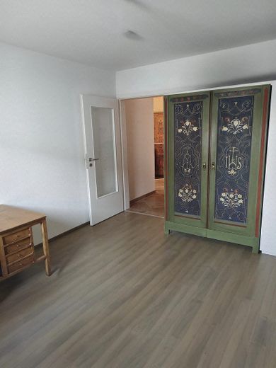 Zentral gelegene 80qm-Wohnung mit großem Sonnenbalkon – Schlafzimmer