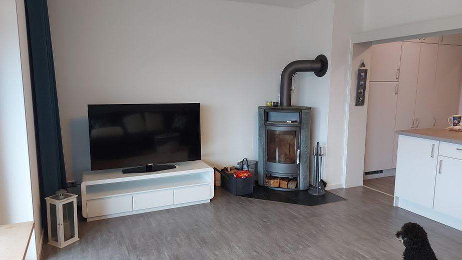 Helle Wohnung mit Balkon direkt am Deich - 2,5 Zimmer, 61qm – Kamin