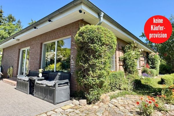 HORN IMMOBILIEN + Einfamilienhaus im Bungalowstil mit parkähnlichem Grundst. 5 km bis Neubrandenburg