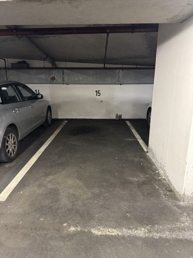 Tiefgaragenstellplatz