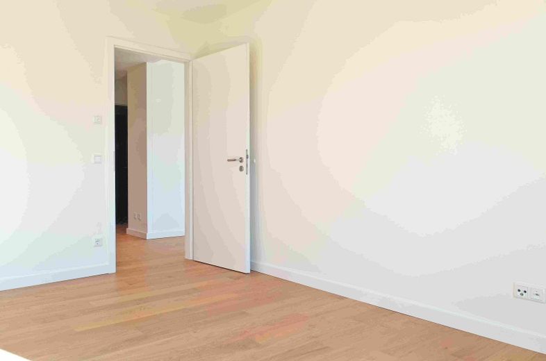 Exklusive 3,5-Zimmer-Wohnung mit Balkon und Tiefgarage in München-Sendling – Foto 12