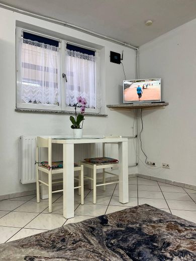 Modern Apartment mit Küche und Möbel in beste Lage – Foto 10